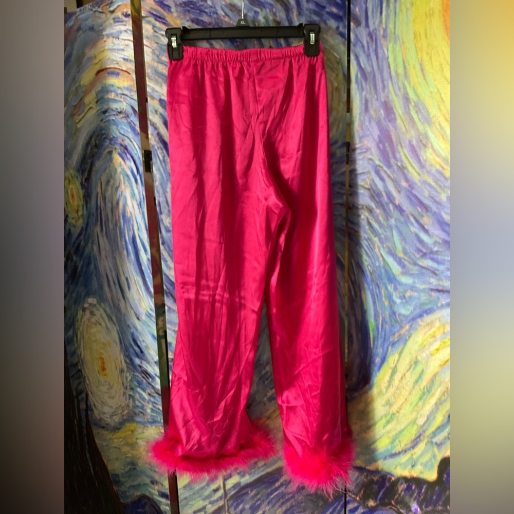 Fushia medium satin faux fur pants - Picture 3 of 4